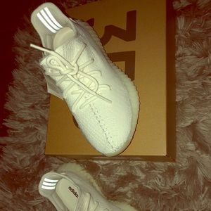 YEEZY BOOST V2 350 “Triple White”